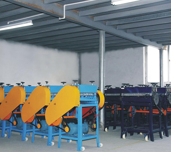 SENDUO cable stripping machines in the production workshop